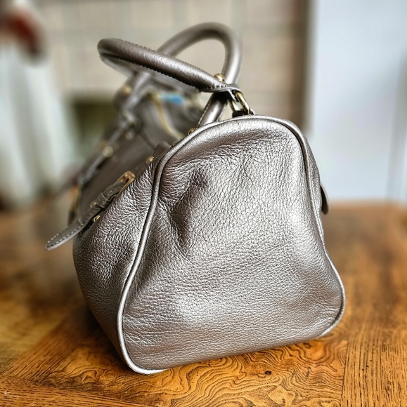 STEVEN by Steve Madden metallic taupe leather purse. - Picture 7 of 15